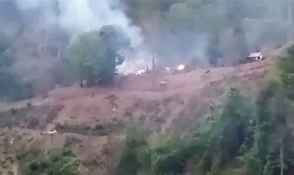 Tue. 8:32 a.m.: Myanmar guerrillas capture gov't base; airstrikes follow | News, Sports, Jobs - Vimarsana News